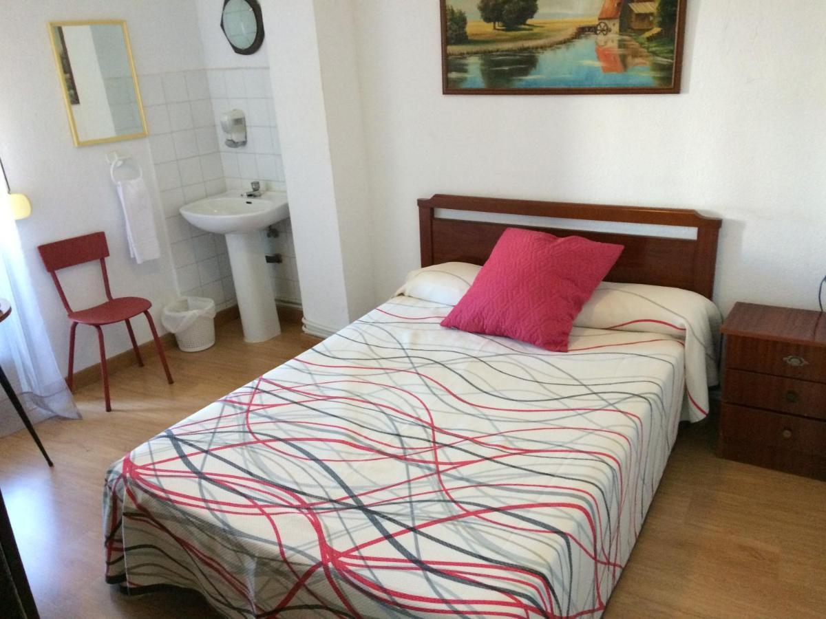 Caces Pension Carretero מראה חיצוני תמונה